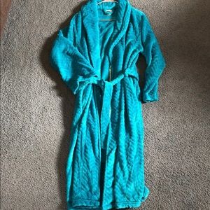 Plush bath robe